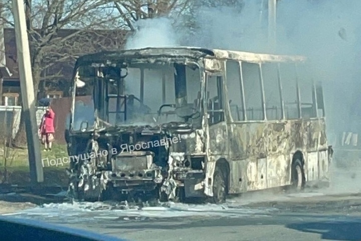 Под Ярославлем сгорел тутаевский автобус
