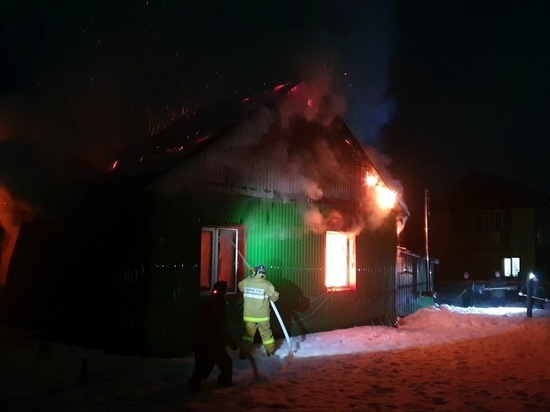 В селе Шурышкарского района огонь оставил без дома семью северян