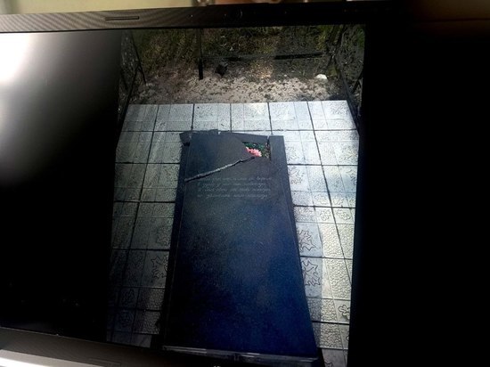 На кладбище в Балашове неизвестные вандалы осквернили и разрушили более 50 надгробий
