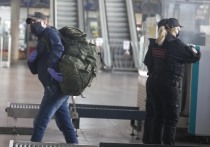 Телеграм-канал Shot сообщил со ссылкой на свои источники, что во Внуково при досмотре багажа авиапассажира, вылетавшего в Якутск, были обнаружены предметы, похожие на гранаты