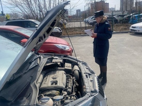 В Новосибирске приставы обманом изъяли заложенную машину у должника