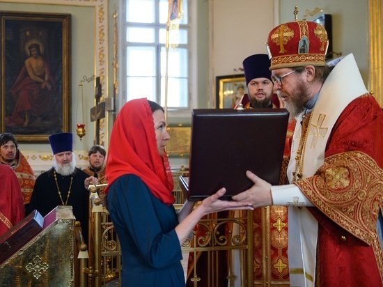 Орден Дмитрия Донского вручили вдове погибшего на СВО священника Александра Цыганова
