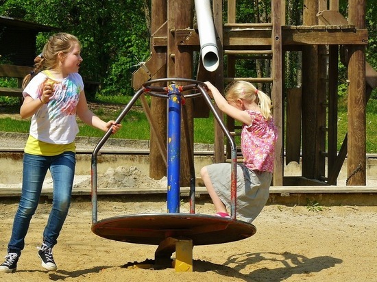 Вячеслав Гладков с недоверием отнесся к отсутствию жалоб на состояние детских площадок в Красненском районе