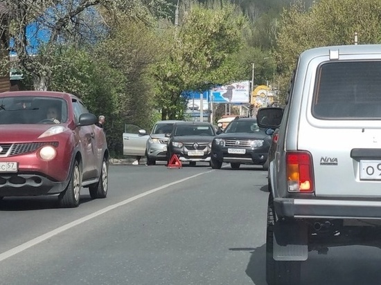 В Курске ДТП на Запольной спровоцировало пробку в центре города