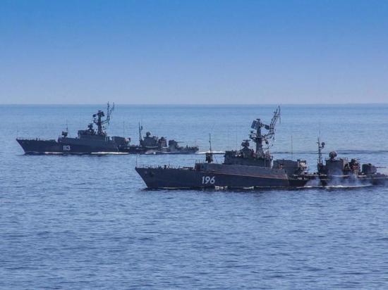 Североморцы ищут подводные лодки в Баренцевом море