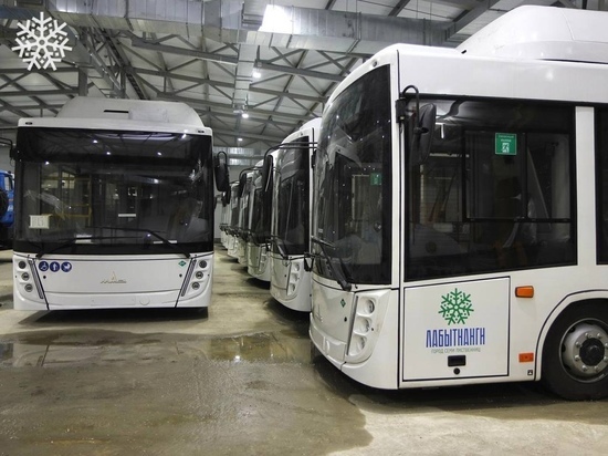 В Лабытнанги автобус № 4 заезжает на кладбище в Радоницу