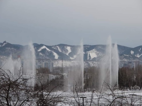 В Красноярске пожертвовали речным фонтаном ради питьевой воды для жителей