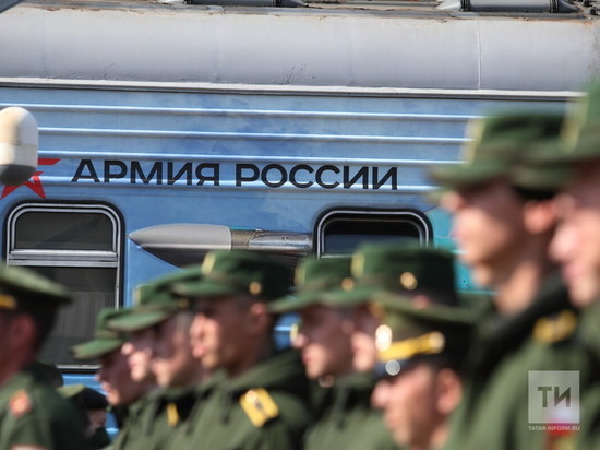 Первые призывники из Челнов отправились на службу в войска