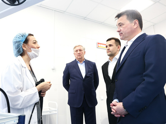 Андрей Воробьев проверил новый четырехэтажный корпус поликлиники №1 в Реутове