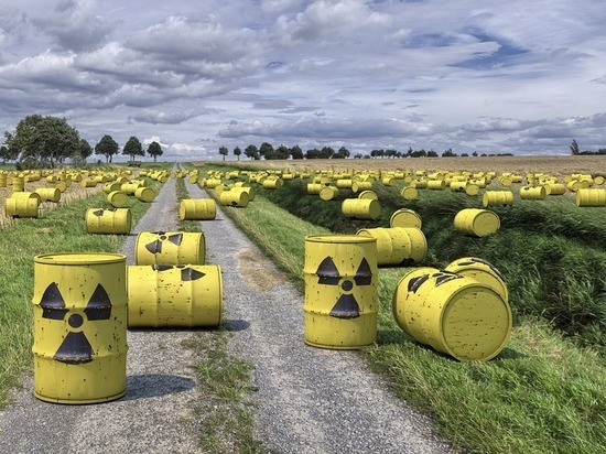 Посольство РФ: Запад уготовил Украине роль радиоактивного могильника