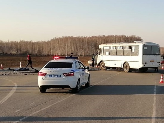 На свердловской трассе погиб мотоциклист, байк которого горел