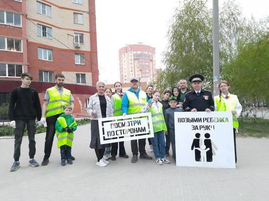 В Рязани на асфальте появились краткие надписи о соблюдении ПДД