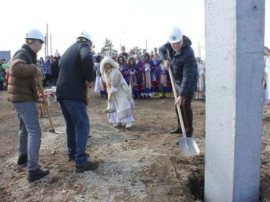 В якутском селе Булгунняхтаах установили первую сваю здания детского сада «Кэрэчээн»