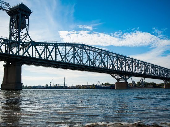 В Астрахани разведут мост через Волгу