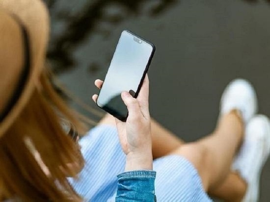 В Бийске учителей попросили не общаться в WhatsApp