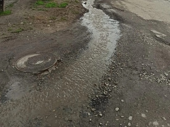 Жители Ростова пожаловались на вонючий ручей на Каменке