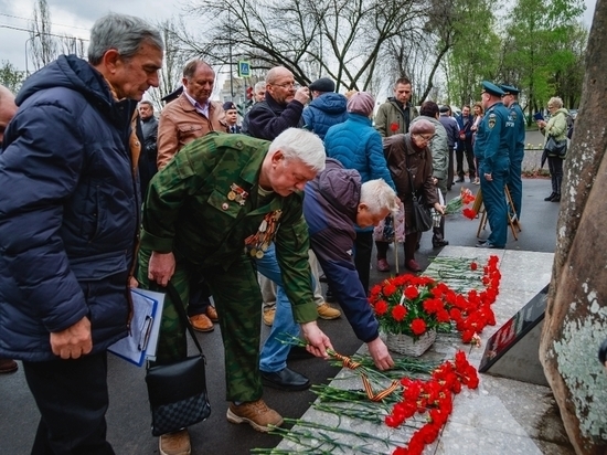 В Липецке почтили память ликвидаторов аварии на Чернобыльской АЭС