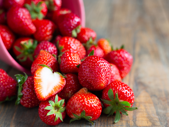 Когда лучше покупать клубнику: вот что нужно знать о первых ягодах