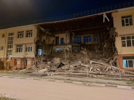 Стена ремонтируемого здания областной больницы обрушилась в Коломне
