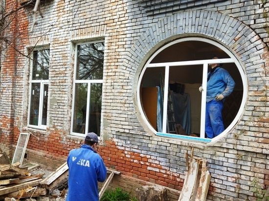 Правительство подаст в суд на собственника старинного особняка, демонтировавшего красивые ажурные окна