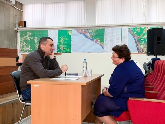 Депутат ЗСК Борис Юнанов в рамках приёма обсудил с сочинцами волнующие их вопросы