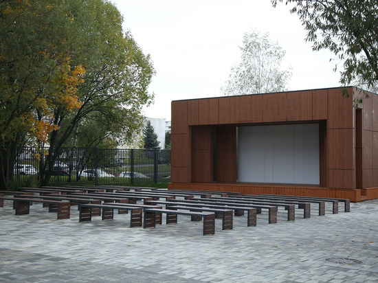 В подмосковных парках до осени будут звучать русские хиты