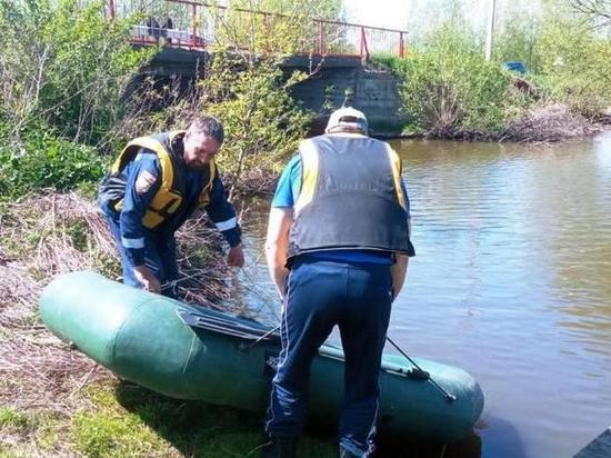 В Курской области водолазы искали тело утонувшего в реке человека