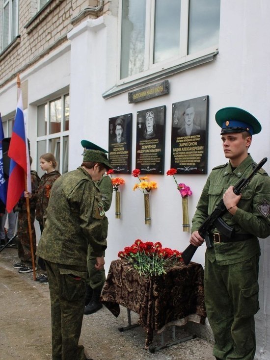Увековечить память погибших товарищей попросили псковского губернатора бойцы 76-й дивизии ВДВ