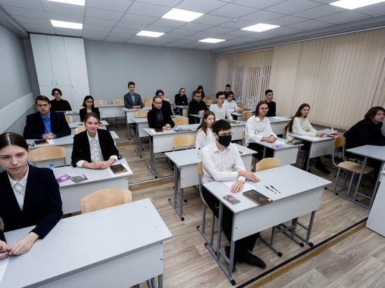 300 площадок открыли в Омске для желающих написать «Диктант Победы»