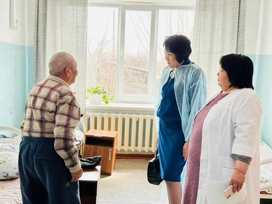 Зампрокурора Тувы провела прием в доме-интернате для пожилых и инвалидов