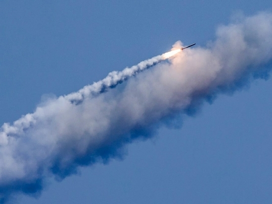 «РВ»: украинская ПВО в попытке сбить крылатую ракету повредила многоэтажку в Умани