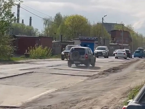 Автомобилисты пожаловались на ямочный ремонт, который длится 10 дней