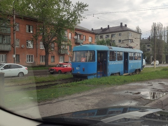 В Курске на Литовской сошел с рельсов трамвай
