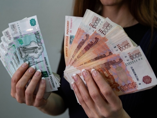 Омичку дважды обманули мошенники при покупке бассейна