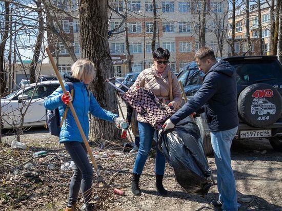Более 70 тонн мусора собрали жители Южно-Сахалинска на субботнике