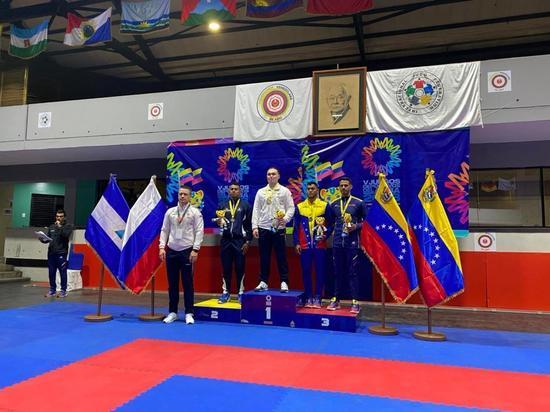 Спортсмен с Сахалина победил на международных соревнованиях по каратэ в Венесуэле
