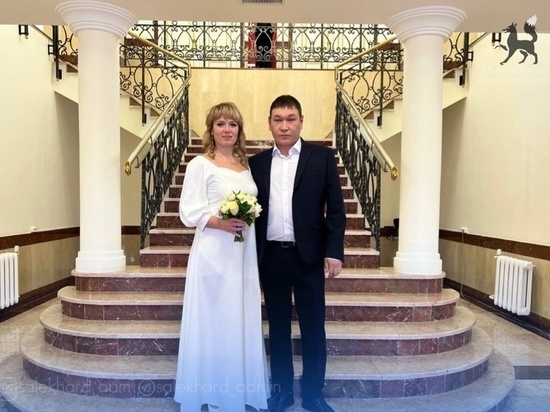 Участник СВО вернулся в Салехард в отпуск и сразу сыграл свадьбу со своей невестой