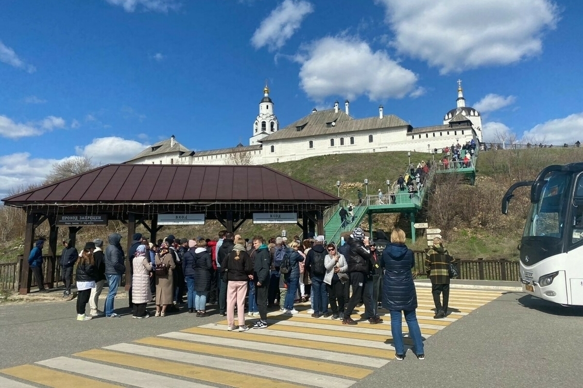 Теплоход Казань Свияжск