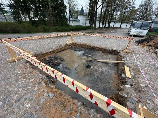 Археологи приступили к раскопкам под стенами монастыря в Печорах