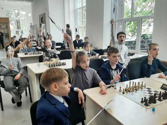 Шахматисты Брянска поддержали международного гроссмейстера турниром