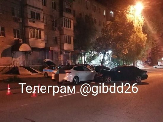 В Минводах столкнулись две иномарки, есть пострадавшие