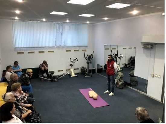 Смоленские волонтеры-медики провели мастер-класс в Вишенках