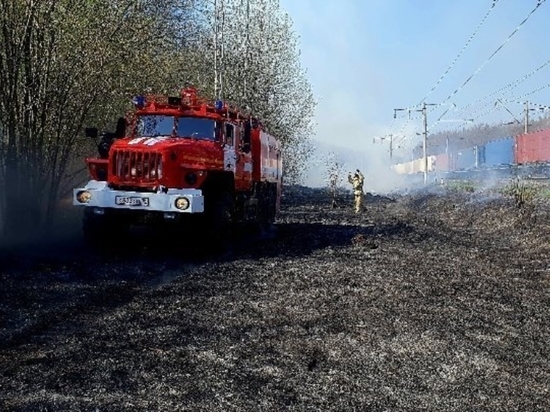 У деревни Баграш-Бигра произошел обширный ландшафтный пожар