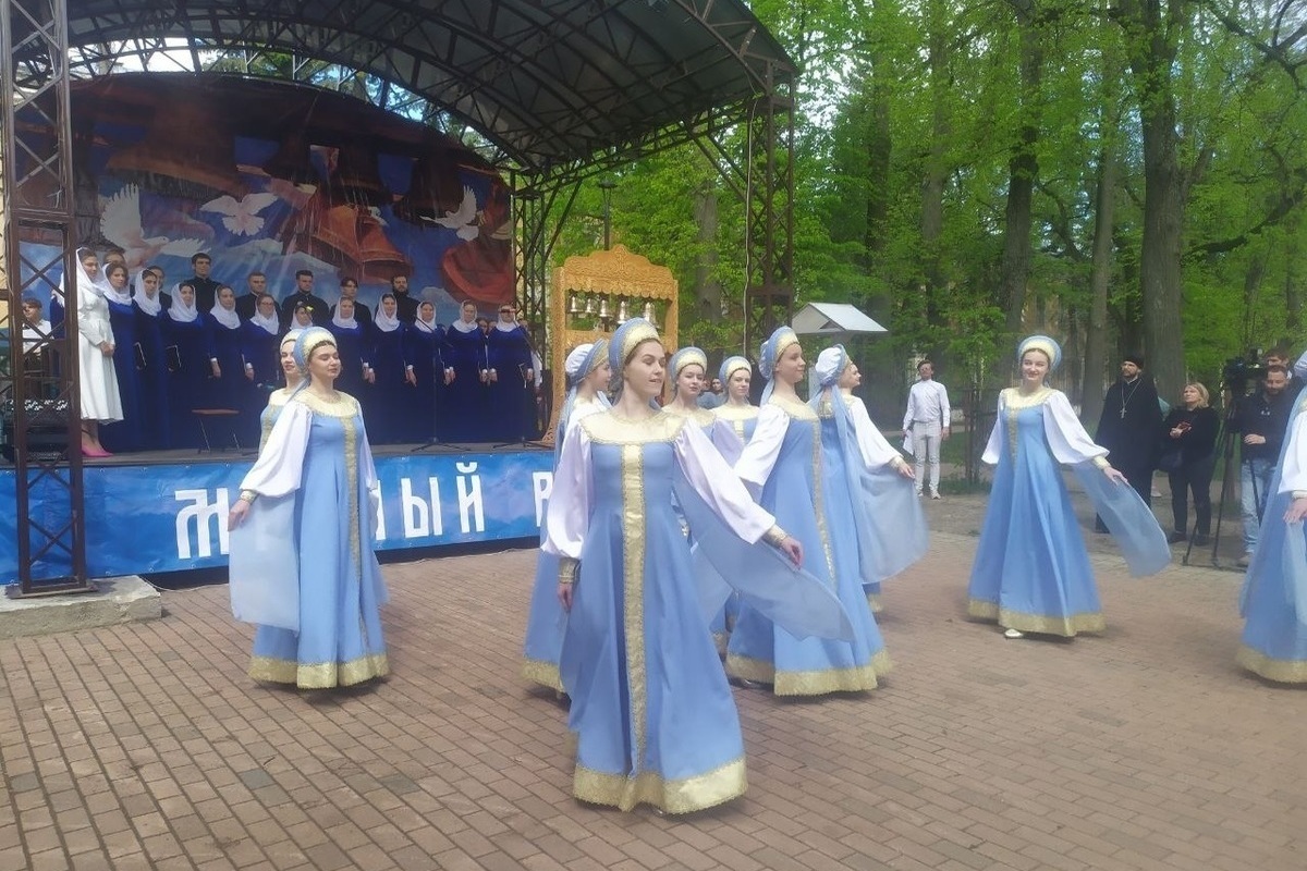 Звон колокольный в Суздале