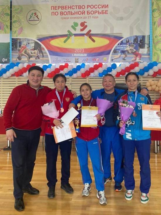 Якутские спортсменки завоевали три медали первенства России по вольной борьбе
