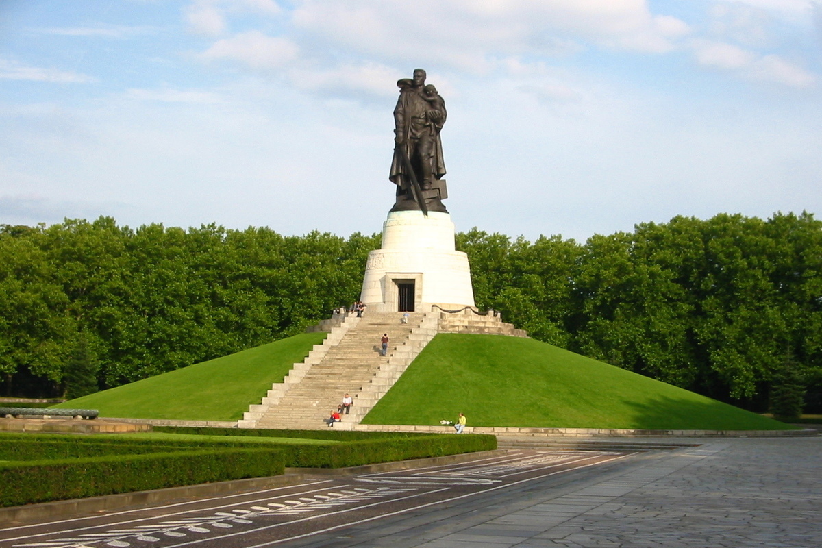 памятники советским воинам в германии