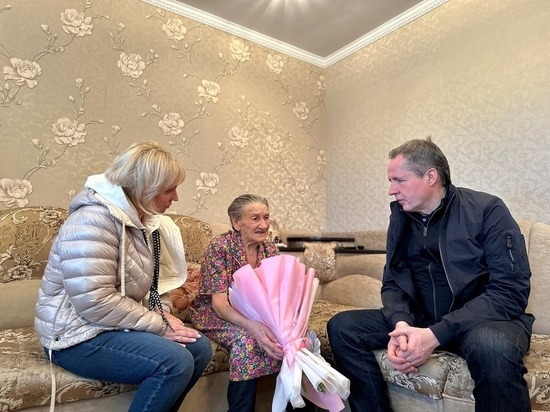 Губернатор пообщался с бабушкой из Запорожской области, которую привезли на Белгородчину