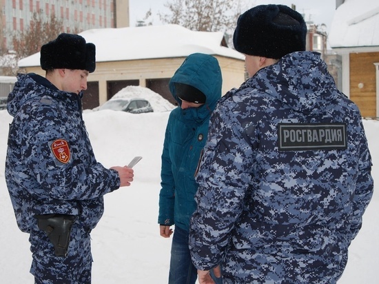 Разыскиваемый за особо тяжкое преступление кировчанин выдал себя при виде патруля