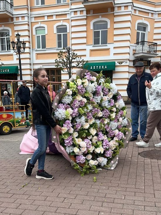  Кисловодск на три дня превратился в Цветоводск