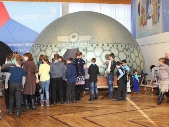 Ижевский планетарий приглашает школьников на полнокупольные программы на три летние площадки в городе